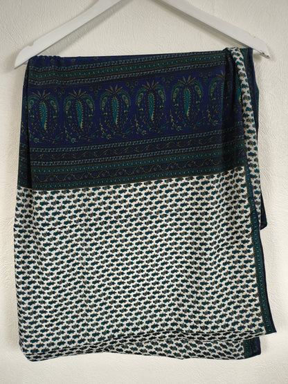 Meera Silketørklæde Navy Cream